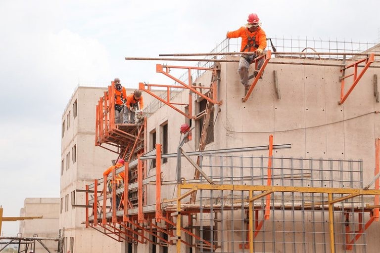 Dispositivo alterado trata do direito de construir canais de água sobre prédio de terceiros - (Foto: Renato Alves/Agência Brasília)