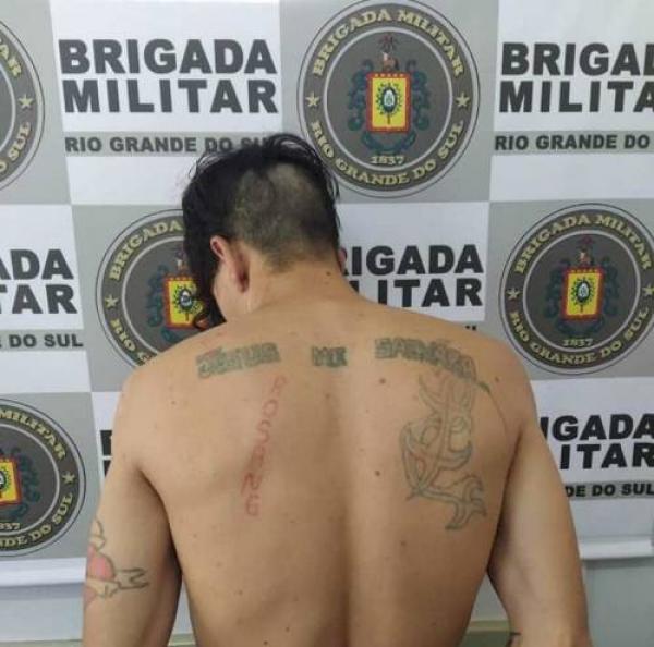 Foragido vinha de barco do lado argentino para o brasileiro quando foi capturado - Foto: Brigada Militar 