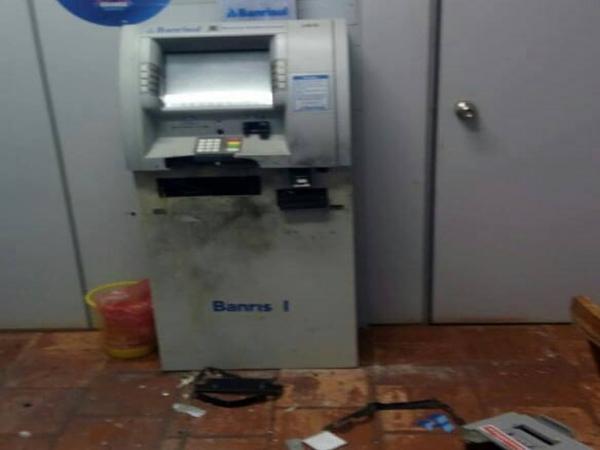 Caixa eletrônico fica no prédio da Câmara Municipal de Vereadores (Foto: Major Diego Munari/7º BPM)
