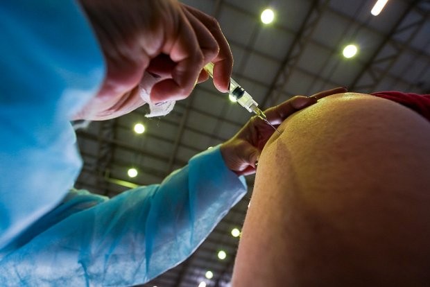 Vacinação é uma das principais armas contra a Covid-19 | Foto Ricardo Wolffenbüttel/ Secom