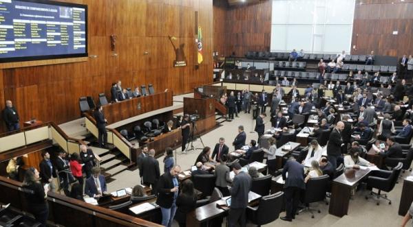 Projeto de Lei do Orçamento Anual de 2020 foi aprovado pela Assembleia Legislativa na tarde desta terça-feira (26) (Foto: Celso Bender/Agência AL-RS)
