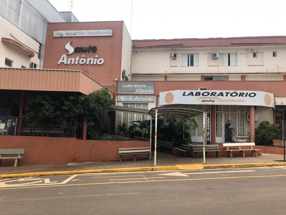 Quatro pessoas feridas foram encaminhadas para o Hospital Santo Antônio, de Tenente Portela (Foto: Diones Roberto Becker)
