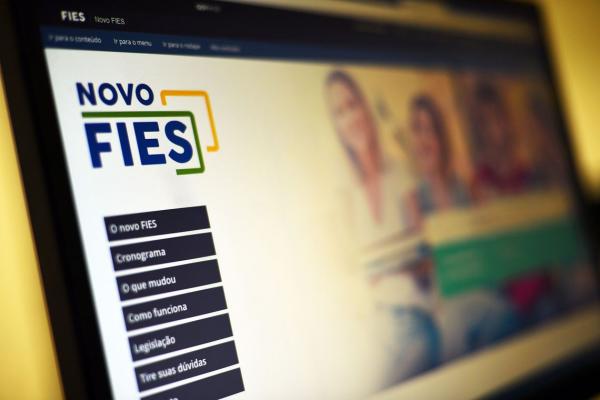 Os contratos do Fies devem ser renovados a cada semestre - Marcello Casal Jr/ Agência Brasil