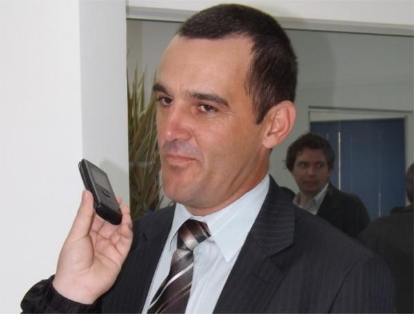 Prefeito Alair Cemin disse que antecipação da metade do valor representa uma valorização do quadro funcional (Foto: Diones Roberto Becker)