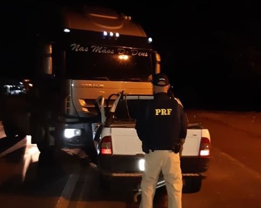 Vítima fatal conduzia a Fiat Strada (Foto: Divulgação/PRF)