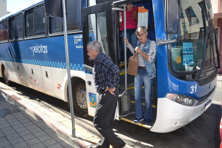 Seriam beneficiadas pessoas a partir dos 65 anos - (Foto: Janine Tomberg/Prefeitura de Pelotas-RS)