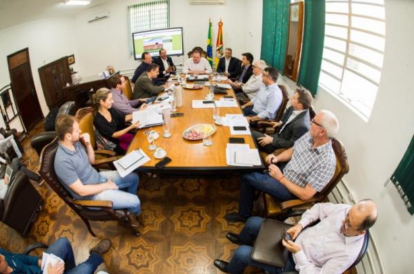 Decisão foi tomada em reunião do Grupo de Trabalho que trata das questões relativas ao uso de 2,4D no Estado (Foto: Emerson Foguinho/SEAPDR)