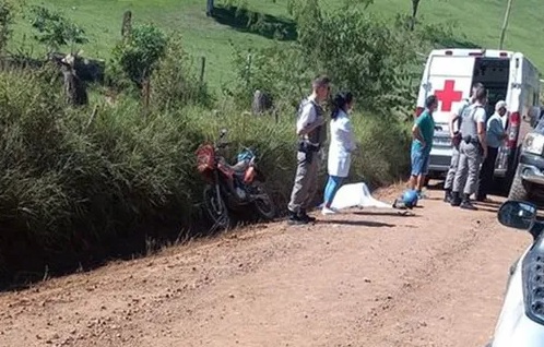 Luiz Idenio Fernandes pilotava sua motocicleta, quando por motivos ainda desconhecidos, sofreu uma queda (Foto: Reprodução | Portal In Foco RS)