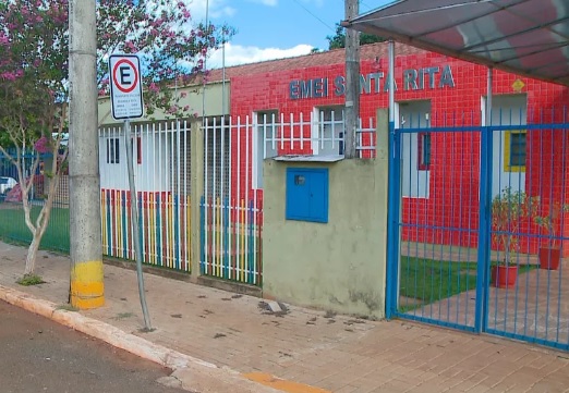 Escola municipal de educação infantil Santa Rita foi interditada após vistoria do Corpo de Bombeiros (Foto: Reprodução | RBS TV)