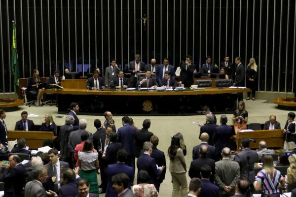 Neste momento, deputados e senadores analisam as propostas de modificação ao texto, em sessão conjunta. - claudio.slima