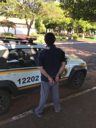 Acusado descumpriu ordem judicial e foi encaminhado à Rua Catulo da Paixão Cearense - Foto: Brigada Militar