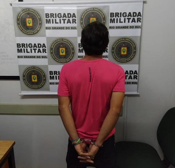 Ambos os presos estavam na condição de procurados pela Justiça (Fotos: Divulgação/Brigada Militar)