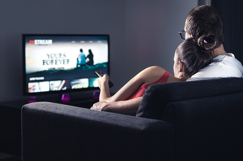 Projeto de Mara Gabrilli prevê que serviços de streaming e plataformas de compartilhamento de vídeos pela internet ofereçam recursos de acessibilidade, como janela de Libras, closed caption e audiodescrição - Getty Images/iStockphoto