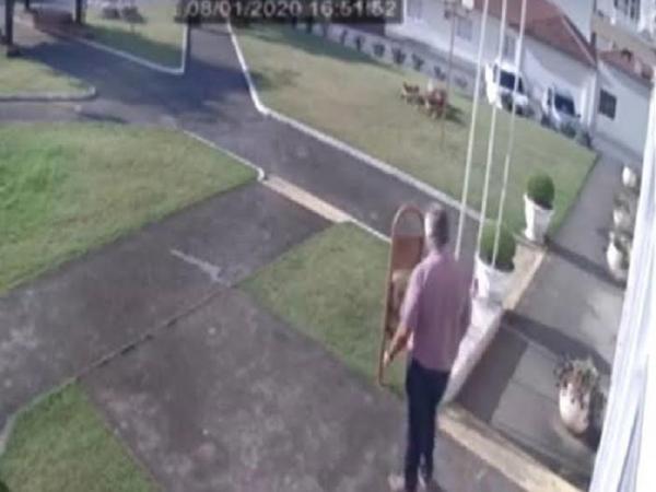 Prefeito foi morto em frente à prefeitura de cidade catarinense (Foto: Reprodução)