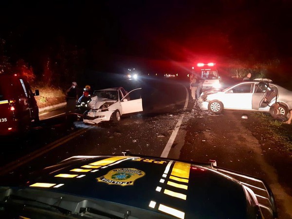 O grave acidente foi registrado na madrugada deste sábado (Foto: Divulgação PRF)