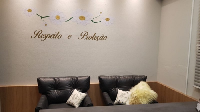 Objetivo da Sala das Margaridas é oferecer um espaço mais acolhedor às mulheres que sofrem violência - Foto: Divulgação Polícia Civil