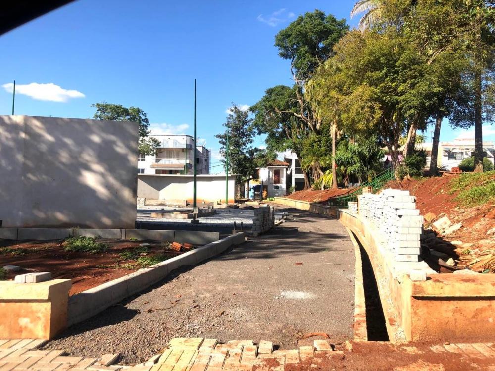 Pedidos para conclusão de obras públicas são apresentados com frequência no Poder Legislativo (Foto: Diones Roberto Becker)