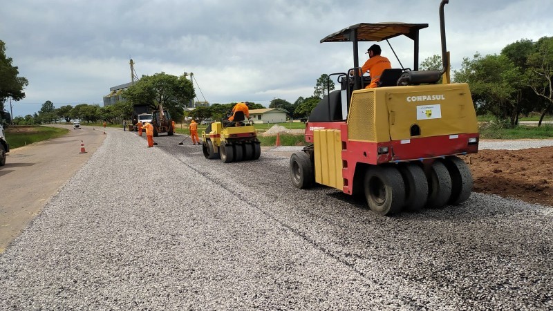 Mais quatro quilômetros da rodovia estão com pavimentação em fase final - Foto: Divulgação Daer