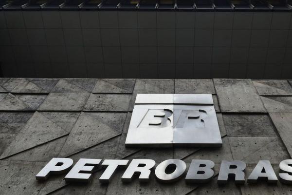 A gasolina e o diesel vendidos às distribuidoras são diferentes dos produtos ofertados nos postos de combustíveis - Agência Brasil/Fernando Frazão