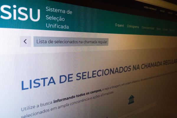 Neste semestre, são 237.128 vagas em 128 instituições de ensino superior públicas de todo o país - Agência Brasil