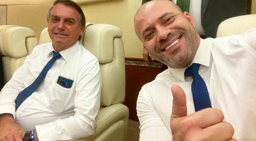 Presidente Bolsonaro com o deputado Daniel Silveira (Foto: Reprodução/Facebook)