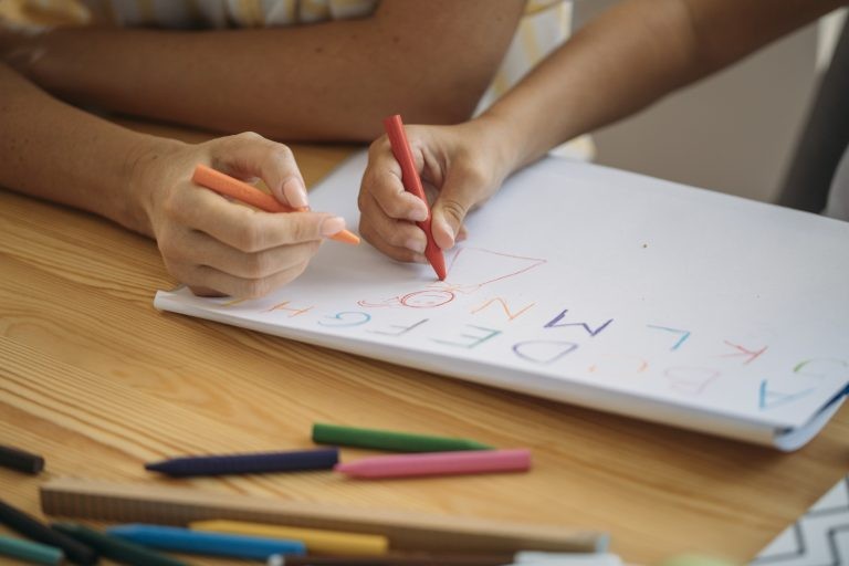 Objetivo da proposta é dar maior segurança jurídica ao homeschooling - (Foto: Depositphotos)