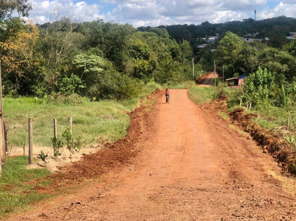 Diversos moradores utilizam a Rua Anaurelino de Souza para chegar à rodovia 317 (Foto: Diones Roberto Becker)
