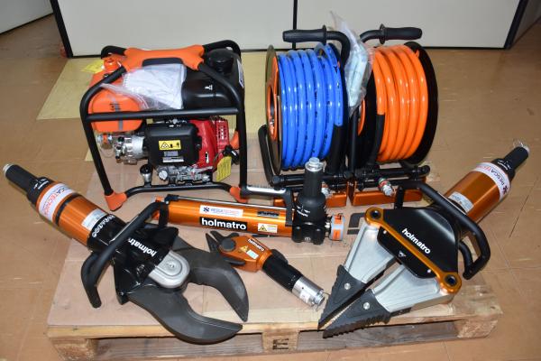 Novo equipamento é importado da Holanda e composto por uma bomba hidráulica, além de possuir tesouras, cilindro e expansor (Foto: ASCOM/Três Passos)