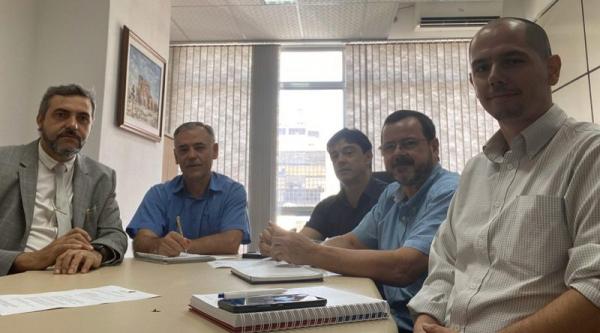 Proposta da entidade municipalista foi apresentada em reunião na Secretaria Estadual da Fazenda em Porto Alegre (Foto: Divulgação/FAMURS)
