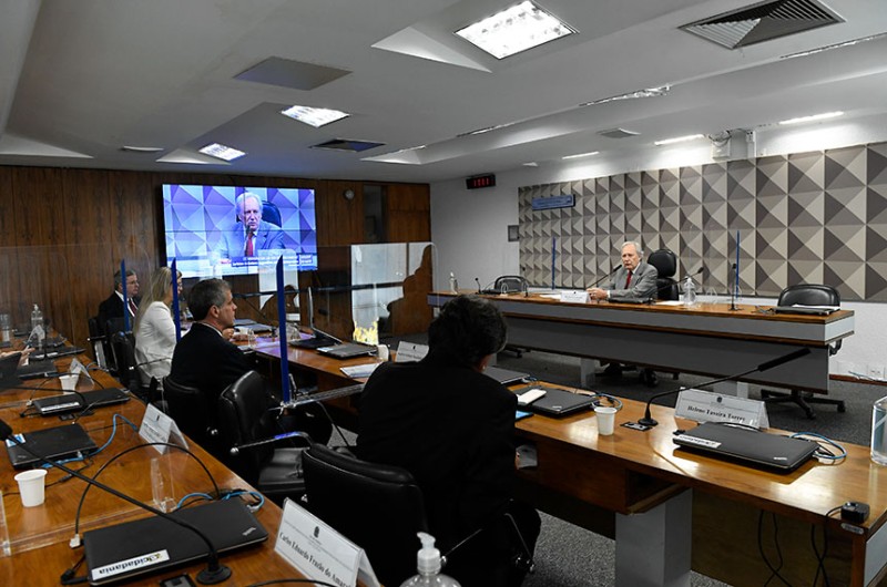 Presidente do colegiado, o ministro do STF Ricardo Lewandowski (Mesa) disse que a proposta poderá incluir também os prefeitos - Agência Senado