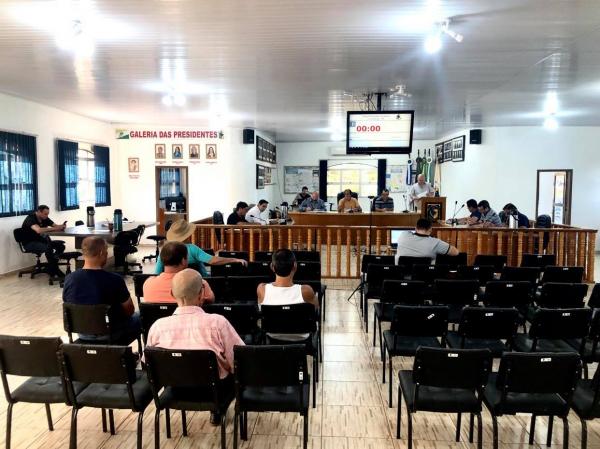 Na sessão ordinária da segunda-feira (09), os vereadores aprovaram sete Projetos de Lei encaminhados pelo Poder Executivo (Foto: Diones Roberto Becker)