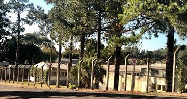 Depois dos trâmites legais, os indivíduos foram encaminhados ao Presídio Estadual de Três Passos (Foto: Diones Roberto Becker)