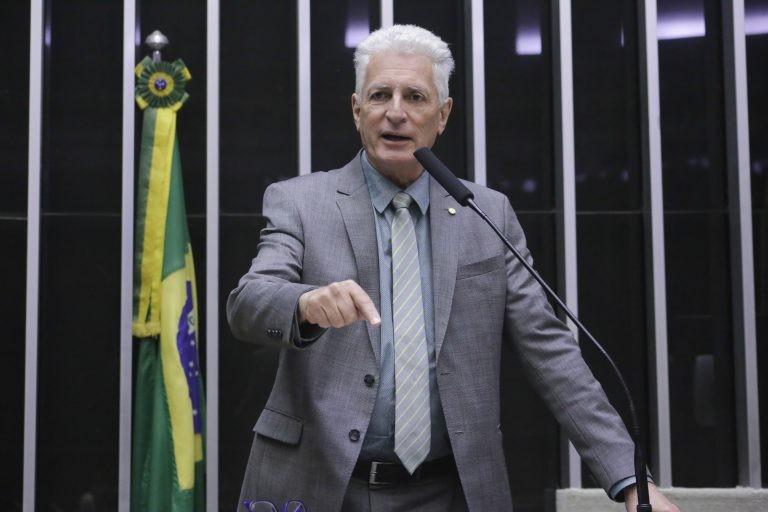 Rogério Correia espera esclarecimentos do presidente do FNDE - (Foto: Paulo Sérgio/Câmara dos Deputados)