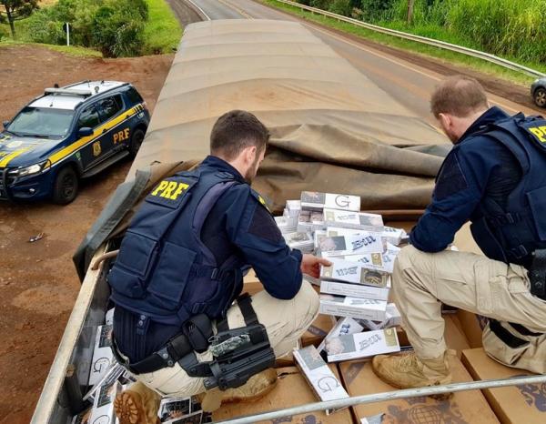 Foram apreendidos cerca de 350 mil maços de cigarros (Foto: Divulgação/PRF)