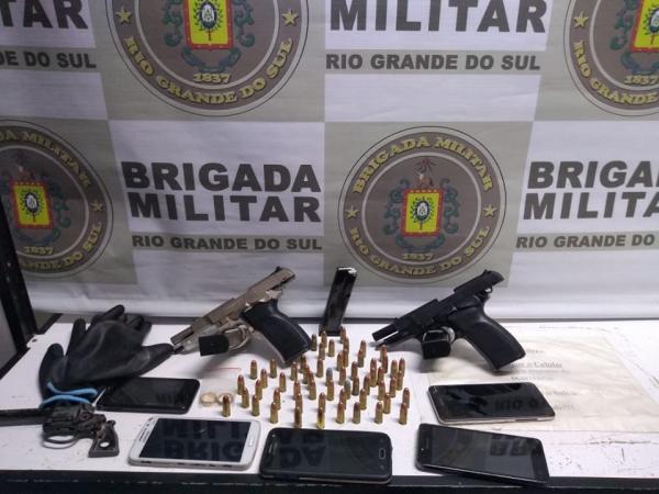 Objetos apreendidos na noite da quarta-feira (18/03) (Foto: Divulgação/BM)
