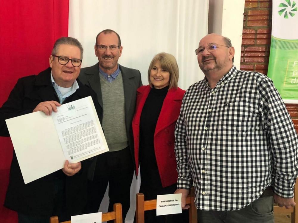 Prefeito e primeira-dama de Tenente Portela com o deputado Aloísio Classmann e o Governador Ranolfo Vieira Junior (Foto: Divulgação)