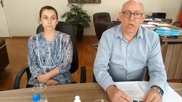 O anuncio foi feito através de transmissão no Facebook (Foto: Reprodução)