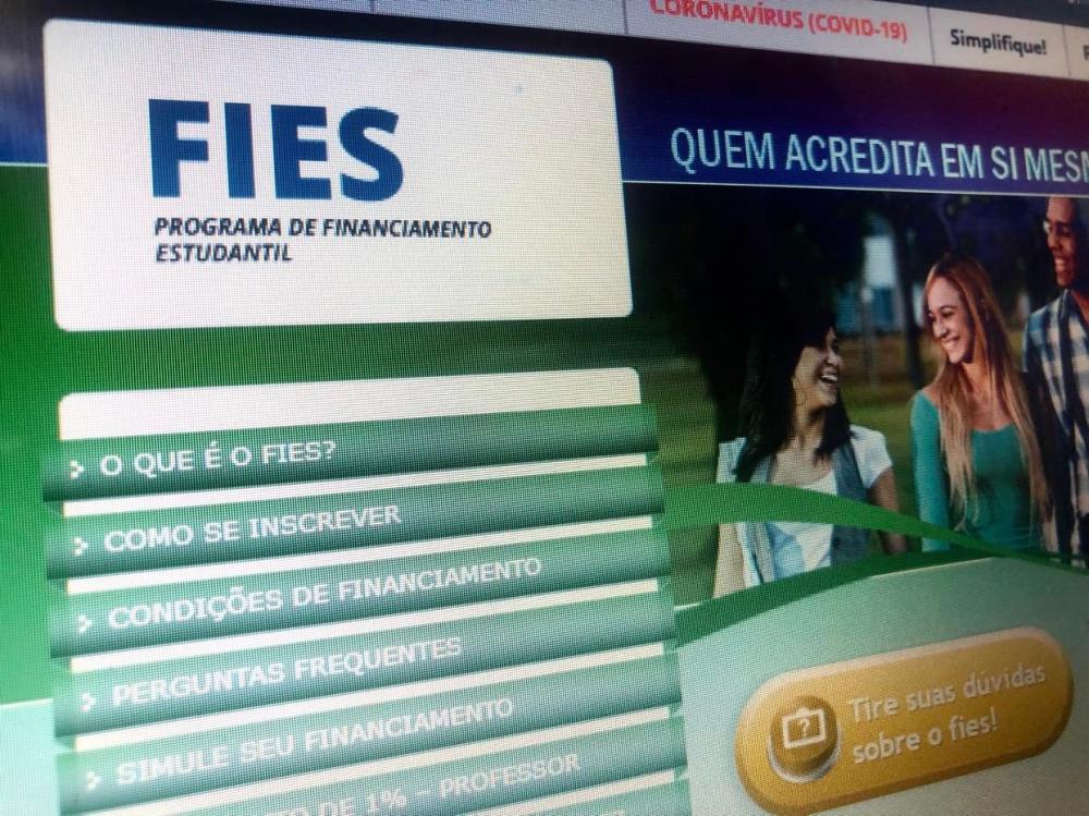 Contratos do Fundo de Financiamento Estudantil devem ser renovados semestralmente (Foto: Diones Roberto Becker)