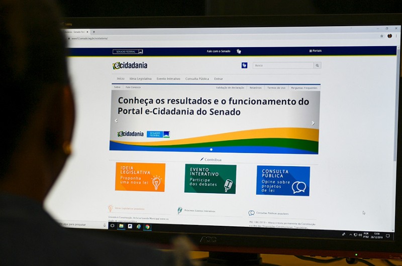 Os senadores destacam a importância do portal como instrumento de avaliação de propostas e elaboração de leis - Roque de Sá/Agência Senado