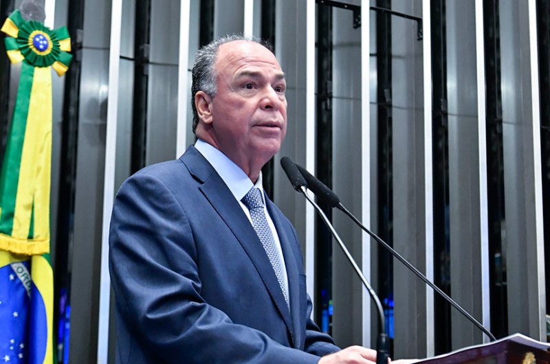 O senador Fernando Bezerra Coelho disse que a tragédia vivida pela população pernambucana não se deve apenas às fortes chuvas que atingiram o estado, mas também à omissão das gestões municipais - Waldemir Barreto/Agência Senado