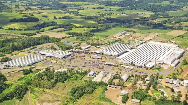 Suspensão dos trabalhos na unidade de Horizontina começou na quarta-feira (25/03) e é por tempo indeterminado (Foto: Divulgação/John Deere)