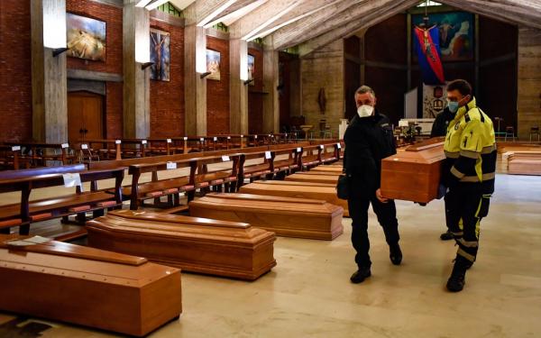 Até o momento, o novo coronavírus já provocou o óbito de 9.143 moradores do país (Foto: Claudio Furlan/LaPresse)