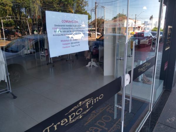 Em Tenente Portela comércio segue com as portas fechadas e avisos nas fachadas - Foto: Sistema Província 