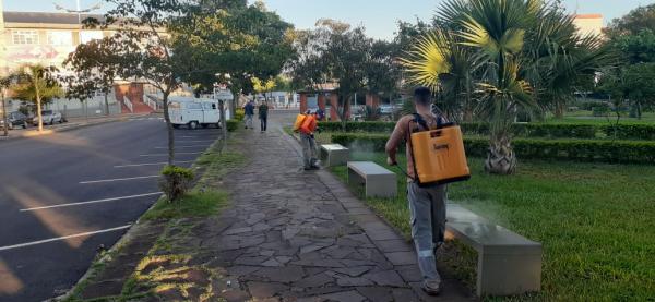 Dedetização já é realizada em vários pontos da cidade - Foto: Asscom Prefeitura Municipal