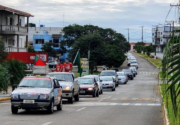 Carreata promovida por empresários de Tenente Portela aconteceu na tarde desta quarta-feira (01/04) (Foto: Jalmo Fornari)