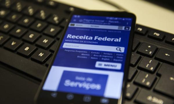 Receita Federal concordou em prorrogar o prazo depois de ouvir relatos de contribuintes confinados em casa (Foto: Marcello Casal Júnior/Agência Brasil)