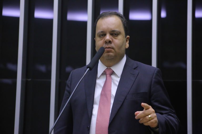 Elmar Nascimento, relator do projeto de lei - (Foto: Paulo Sérgio/Câmara dos Deputados)