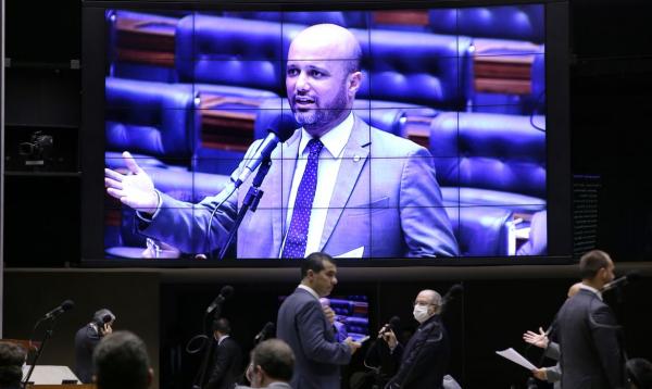 PEC cria um regime extraordinário fiscal, financeiro e de contratações para o enfrentamento da pandemia do novo coronavírus no Brasil (Foto: Cléia Viana)