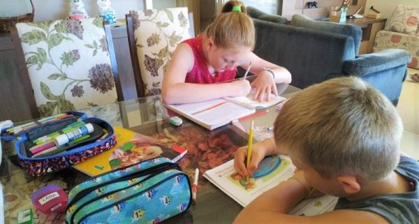 Planejamento dos conteúdos e a preparação das dinâmicas pedagógicas são realizados pelos educadores (Foto: Divulgação/SEDUC)