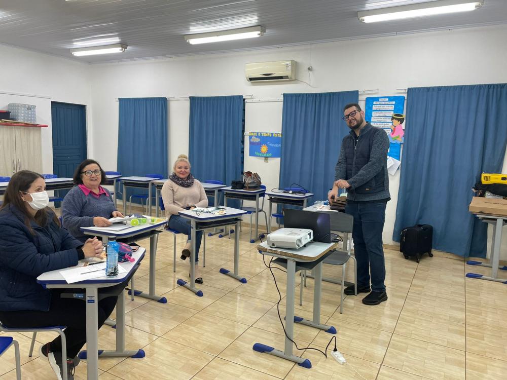 Os encontros ocorreram de forma presencial, tendo como local a Escola Municipal de Ensino Fundamental Salto Grande (Foto: Divulgação)